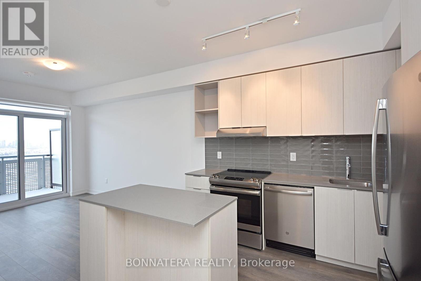 1613 - 2520 Eglinton Avenue W, Mississauga (Erin Mills), Ontario  L5M 0Y4 - Photo 5 - W12902920