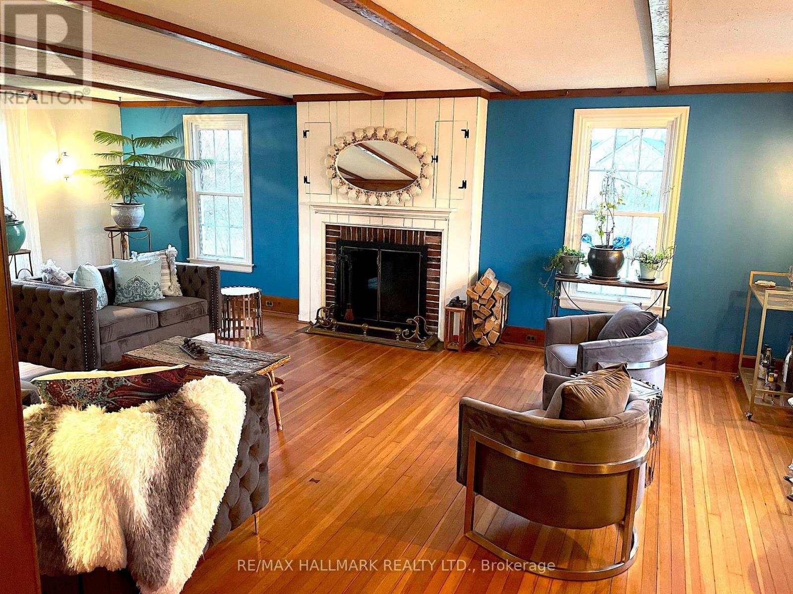 1927 Niagara Parkway, Fort Erie, Ontario  L2A 5M4 - Photo 3 - X12902632