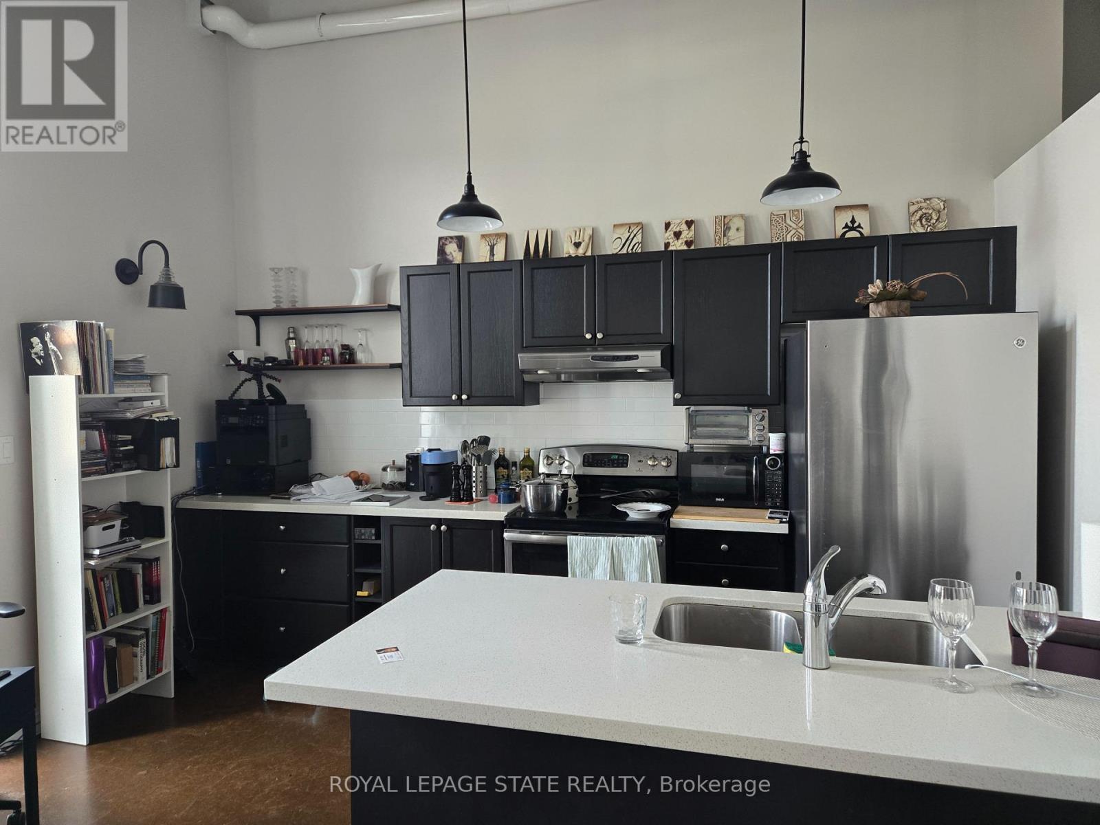 202 - 11 Rebecca Street, Hamilton, Ontario  L8R 3H7 - Photo 3 - X12902648