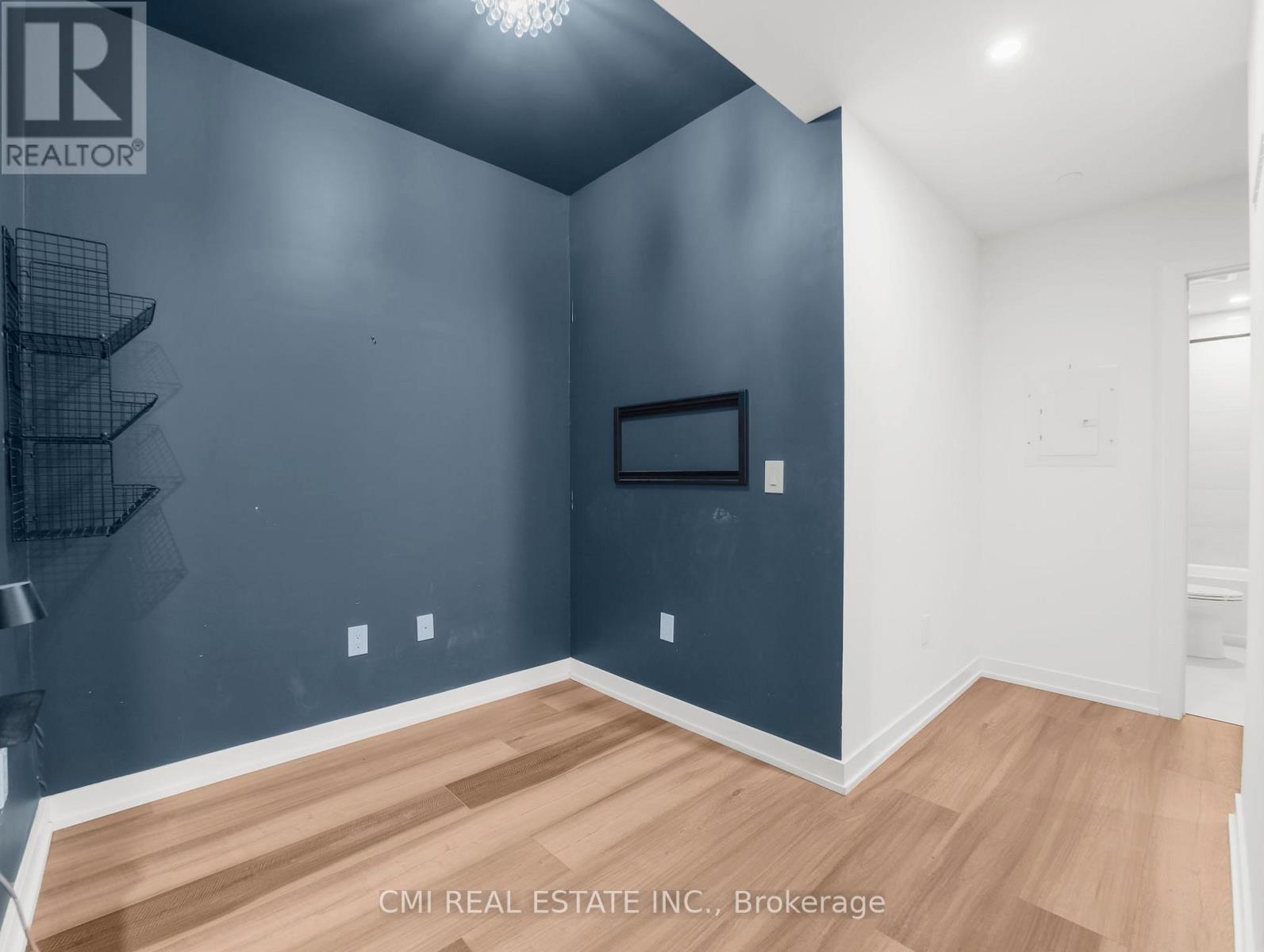 411 - 5 Wellington Street S, Kitchener, Ontario  N2G 0E3 - Photo 5 - X12902704