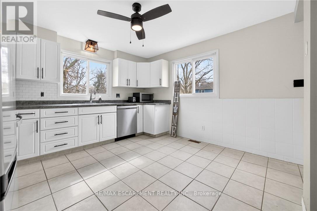 29 Quaker Road, Welland, Ontario  L3C 3G3 - Photo 10 - X12902762