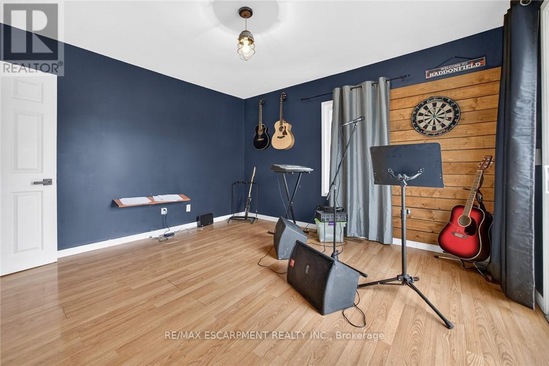 29 Quaker Road, Welland, Ontario  L3C 3G3 - Photo 16 - X12902762