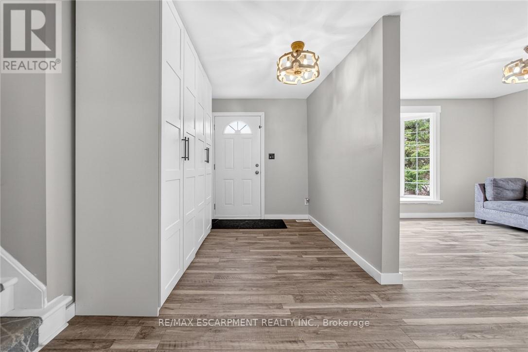 29 Quaker Road, Welland, Ontario  L3C 3G3 - Photo 5 - X12902762