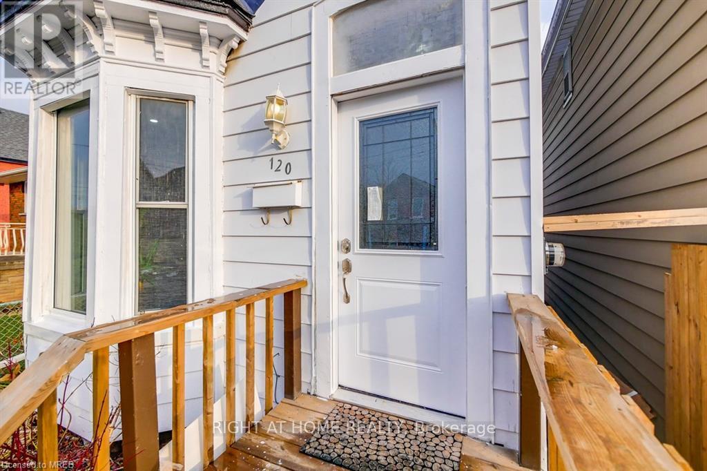 120 Tisdale Street N, Hamilton (Landsdale), Ontario  L8L 5M6 - Photo 2 - X12902766