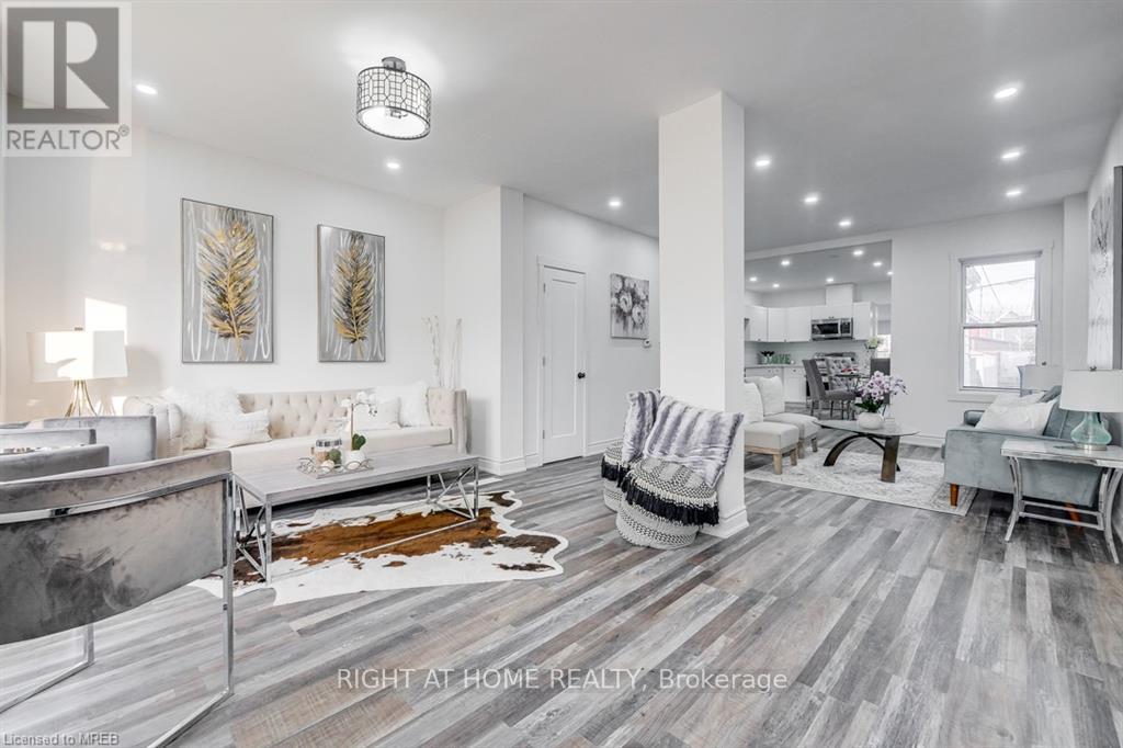 120 Tisdale Street N, Hamilton (Landsdale), Ontario  L8L 5M6 - Photo 3 - X12902766