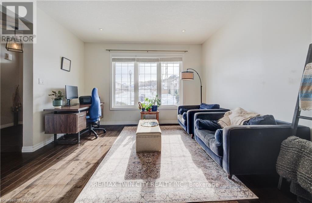 268 Evens Pond Crescent, Kitchener, Ontario  N2R 0B8 - Photo 7 - X12902882