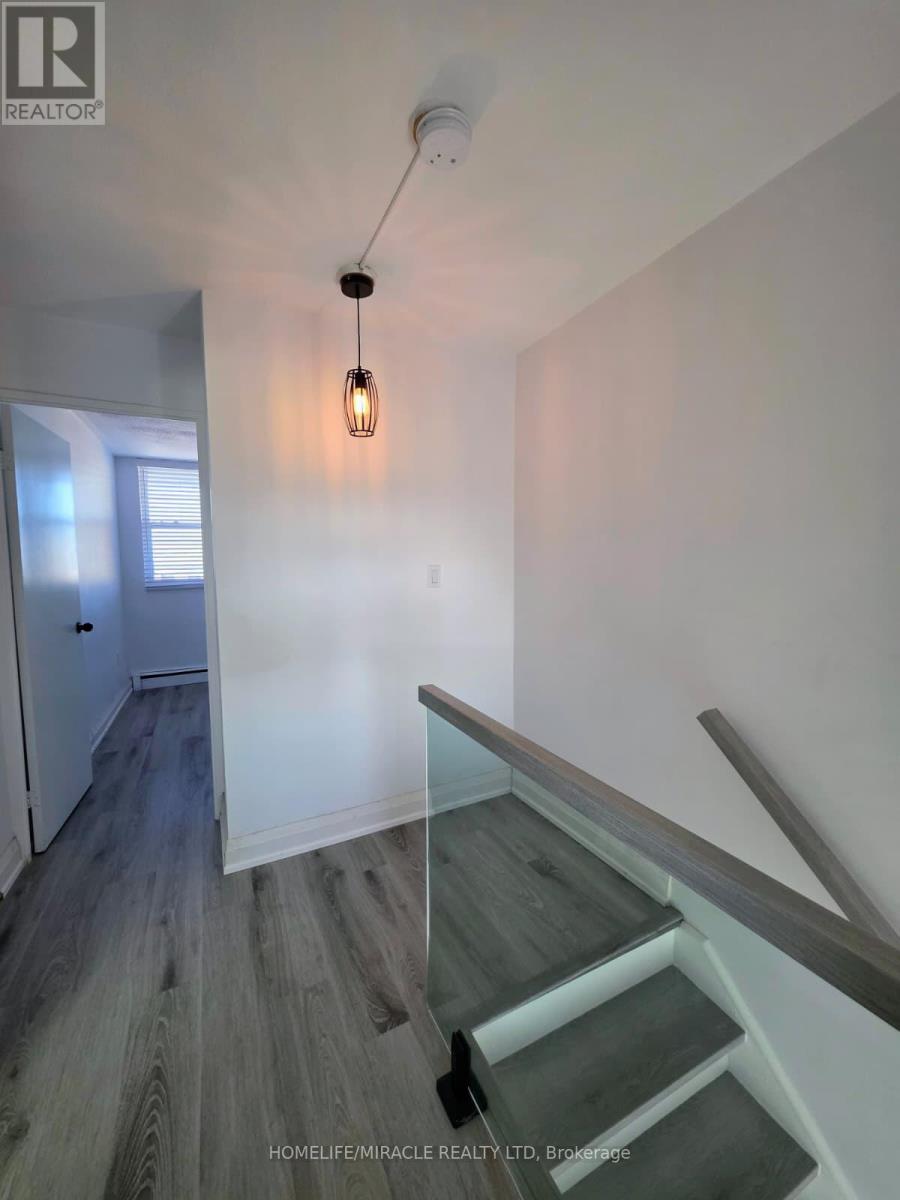 724 - 350 Quigley Road, Hamilton, Ontario  L8K 5N2 - Photo 14 - X12902924