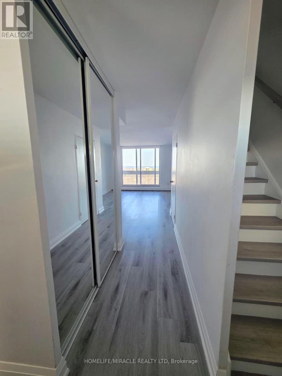 724 - 350 Quigley Road, Hamilton, Ontario  L8K 5N2 - Photo 3 - X12902924