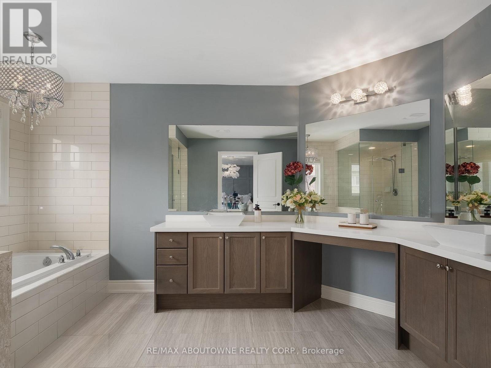 591 Hidden Trail, Oakville, Ontario  L6M 0N3 - Photo 23 - W12902904