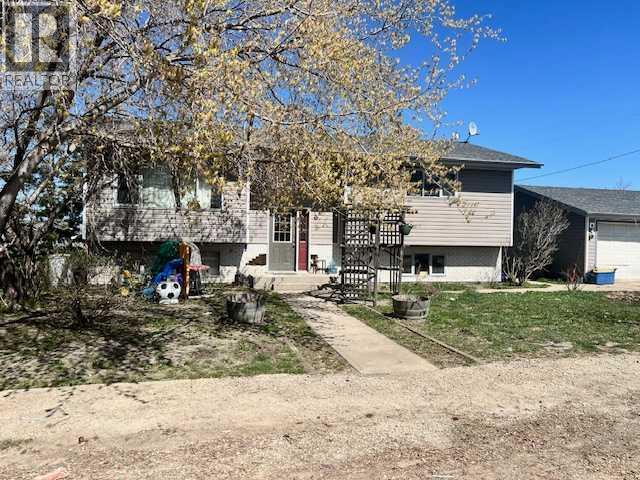 6 1 Avenue, Round Hill, Alberta  T0B 3Z0 - Photo 1 - A2295020