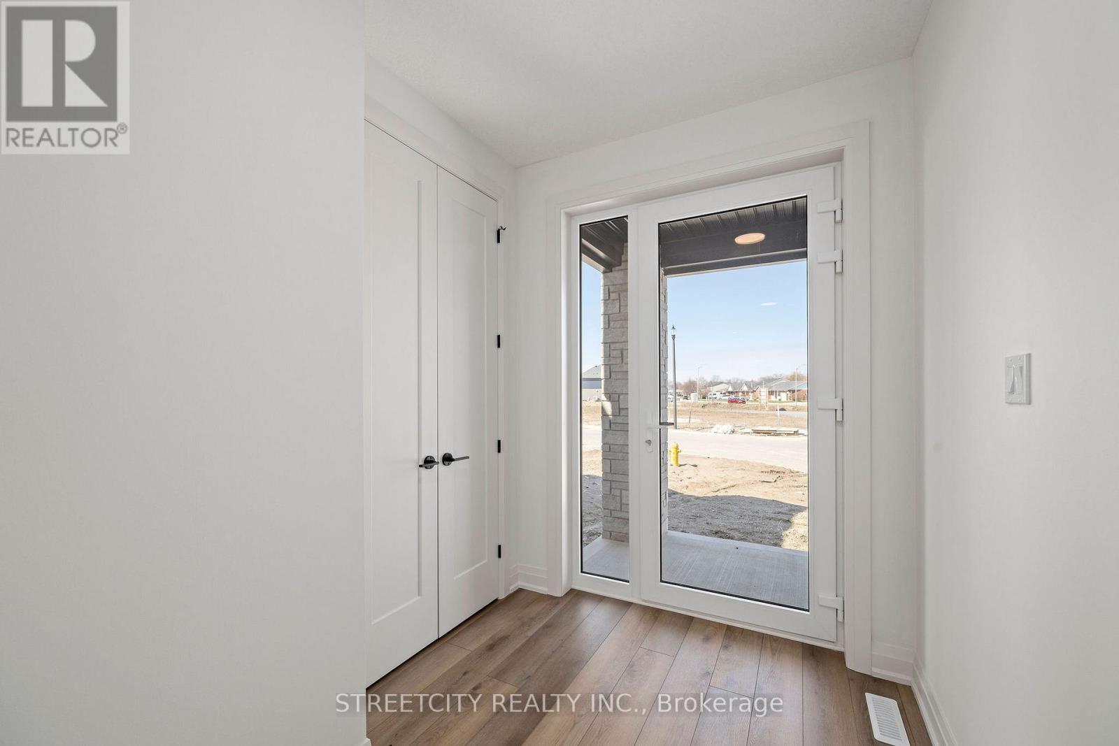 43 Lucas Road, St. Thomas, Ontario  N5R 0M2 - Photo 7 - X12899800