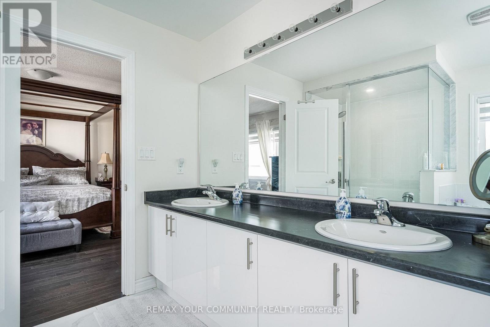 153 Terry Fox Drive, Barrie, Ontario  L9S 2Z8 - Photo 28 - S12902906