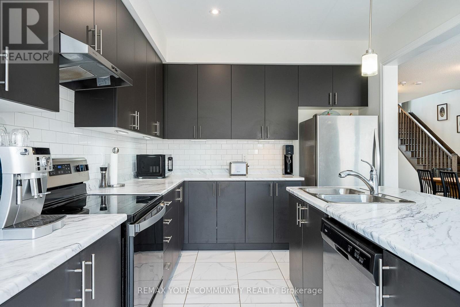 153 Terry Fox Drive, Barrie, Ontario  L9S 2Z8 - Photo 18 - S12902906