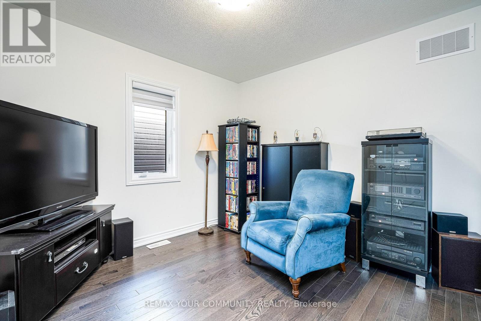 153 Terry Fox Drive, Barrie, Ontario  L9S 2Z8 - Photo 34 - S12902906