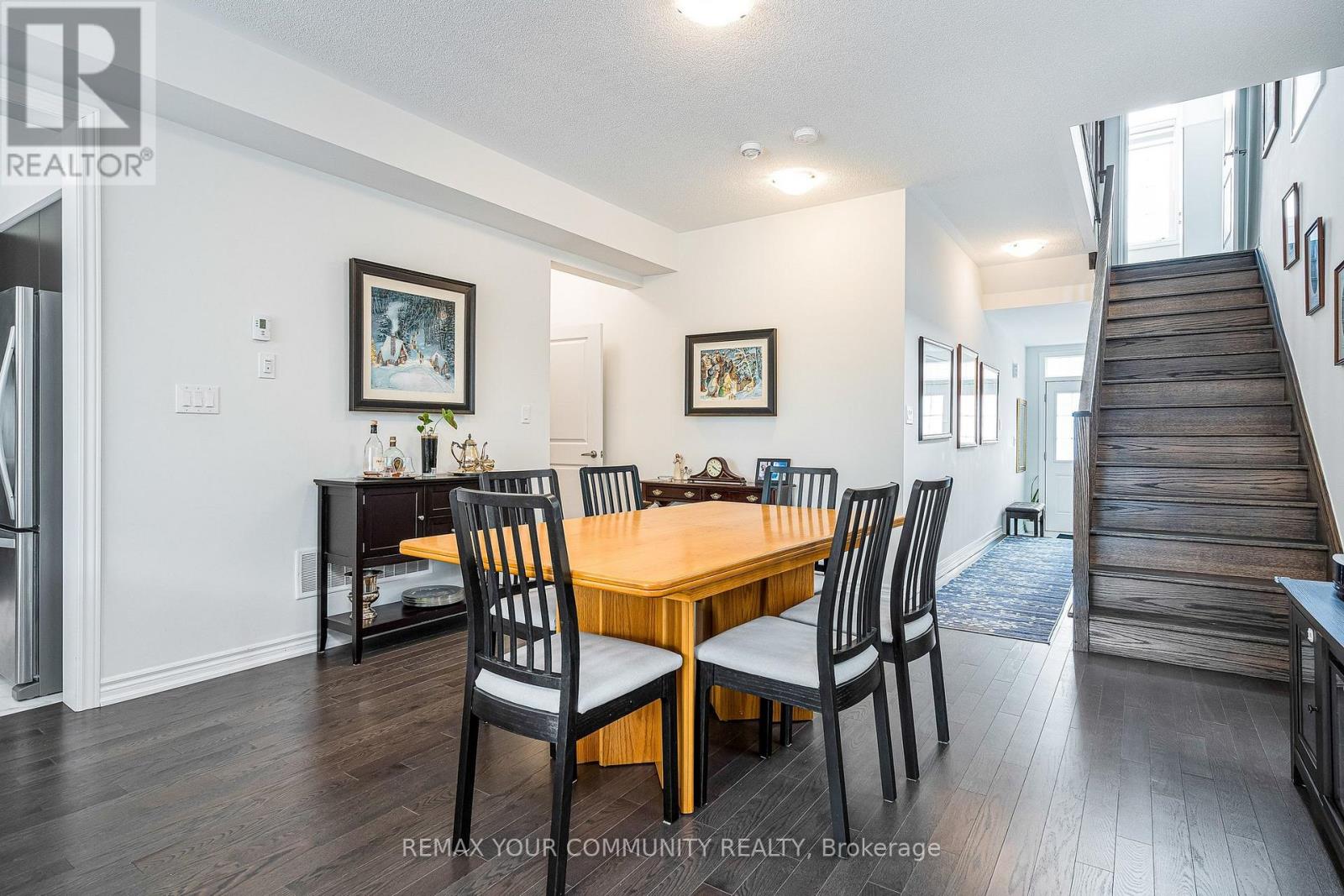 153 Terry Fox Drive, Barrie, Ontario  L9S 2Z8 - Photo 5 - S12902906