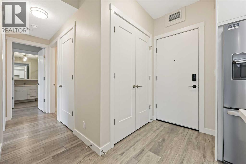 304, 4160 Norford Avenue NW, Calgary, Alberta  T3B 6L8 - Photo 5 - A2281864