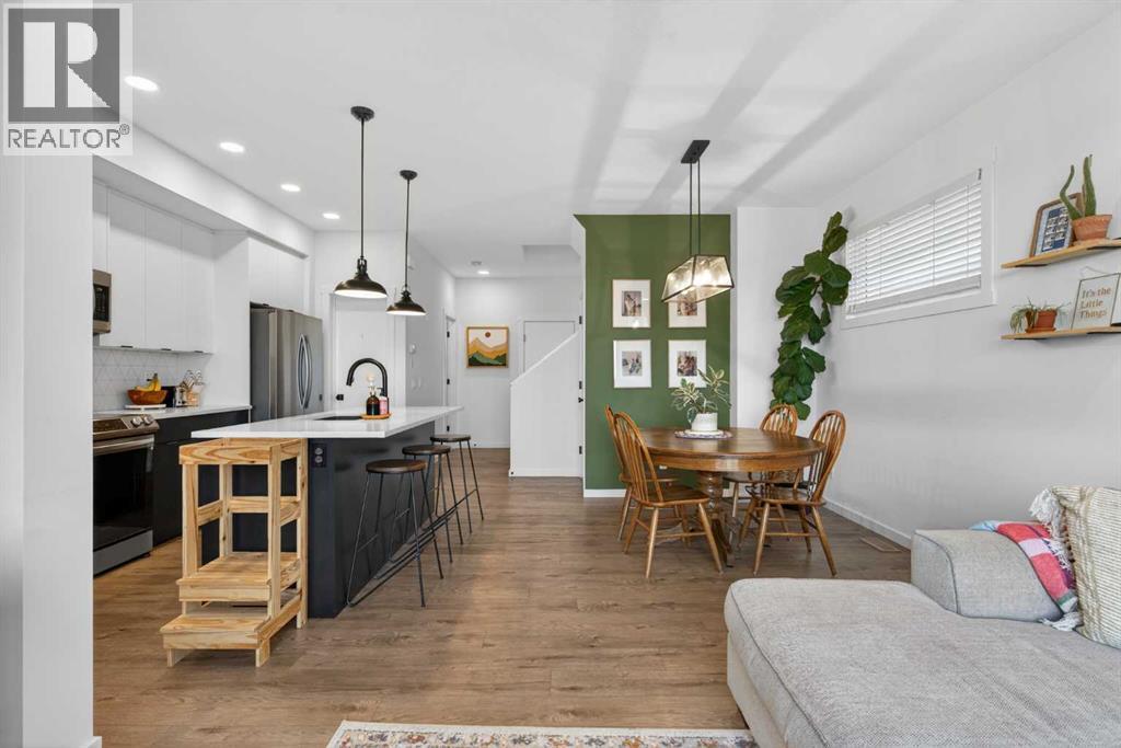 163 Creekstone Way SW, Calgary, Alberta  T2X 4P9 - Photo 3 - A2290487