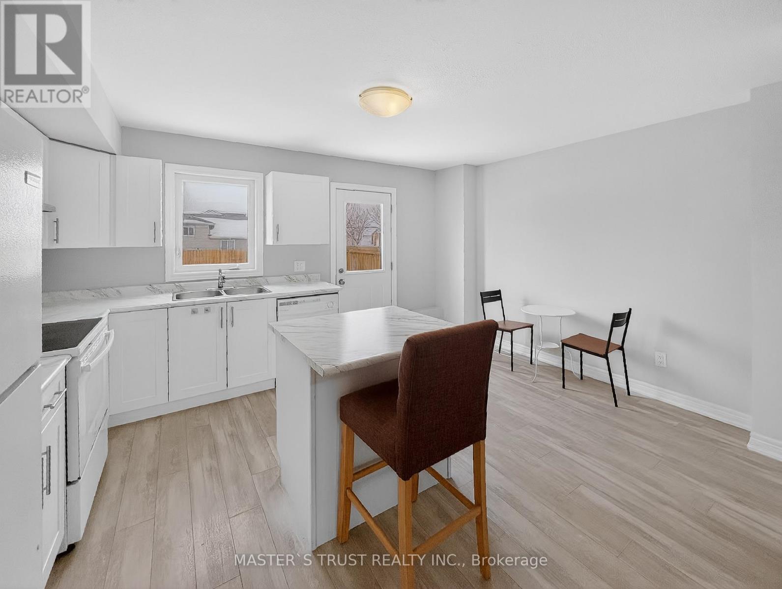 86 - 7768 Ascot Circle, Niagara Falls, Ontario  L2H 3P9 - Photo 6 - X12797614