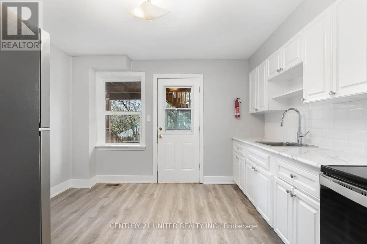 A - 1247 Clonsilla Avenue, Peterborough, Ontario  K9J 5Z1 - Photo 5 - X12902978