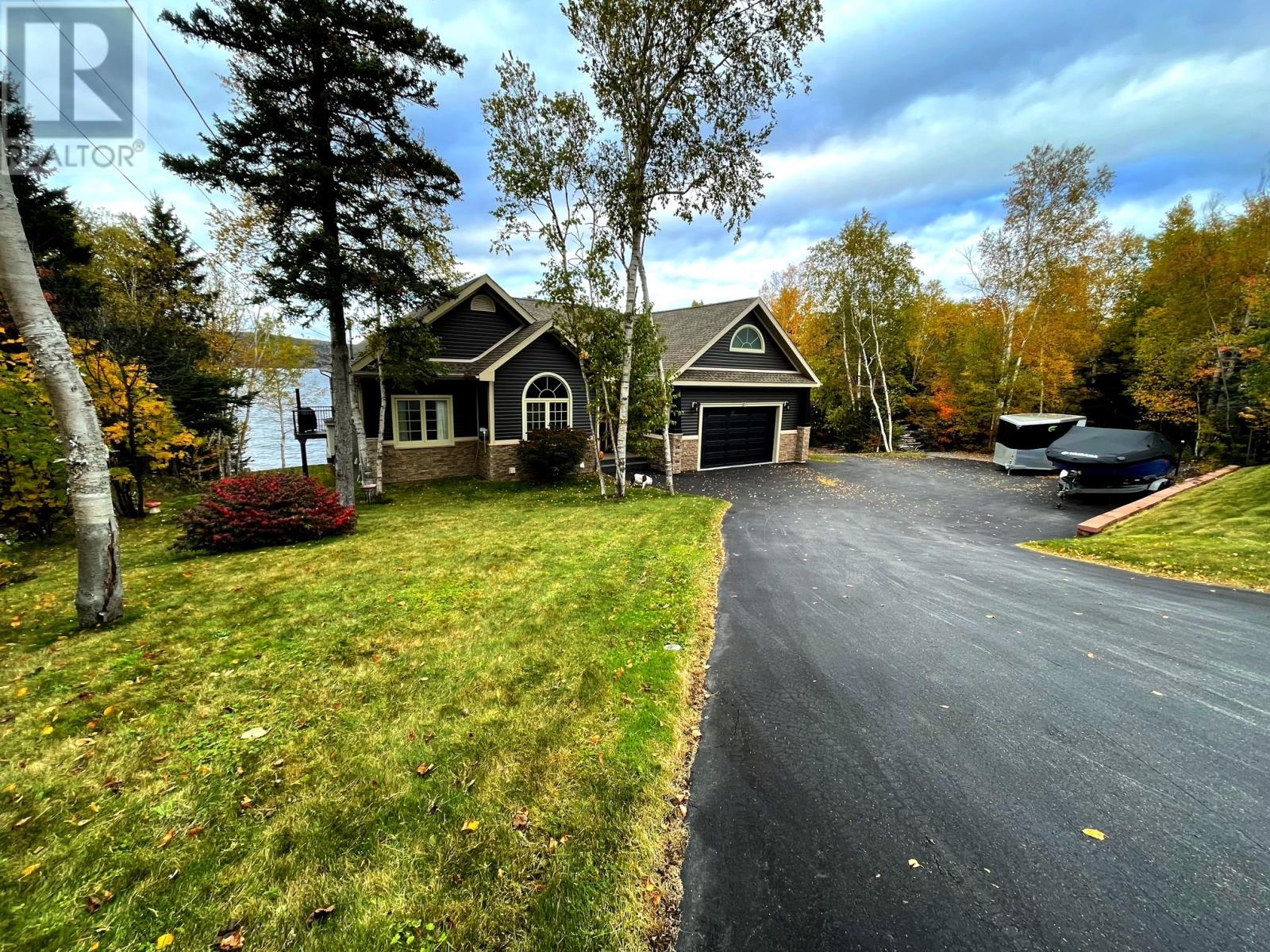 6 Bowater Boulevard, Pasadena, Newfoundland & Labrador