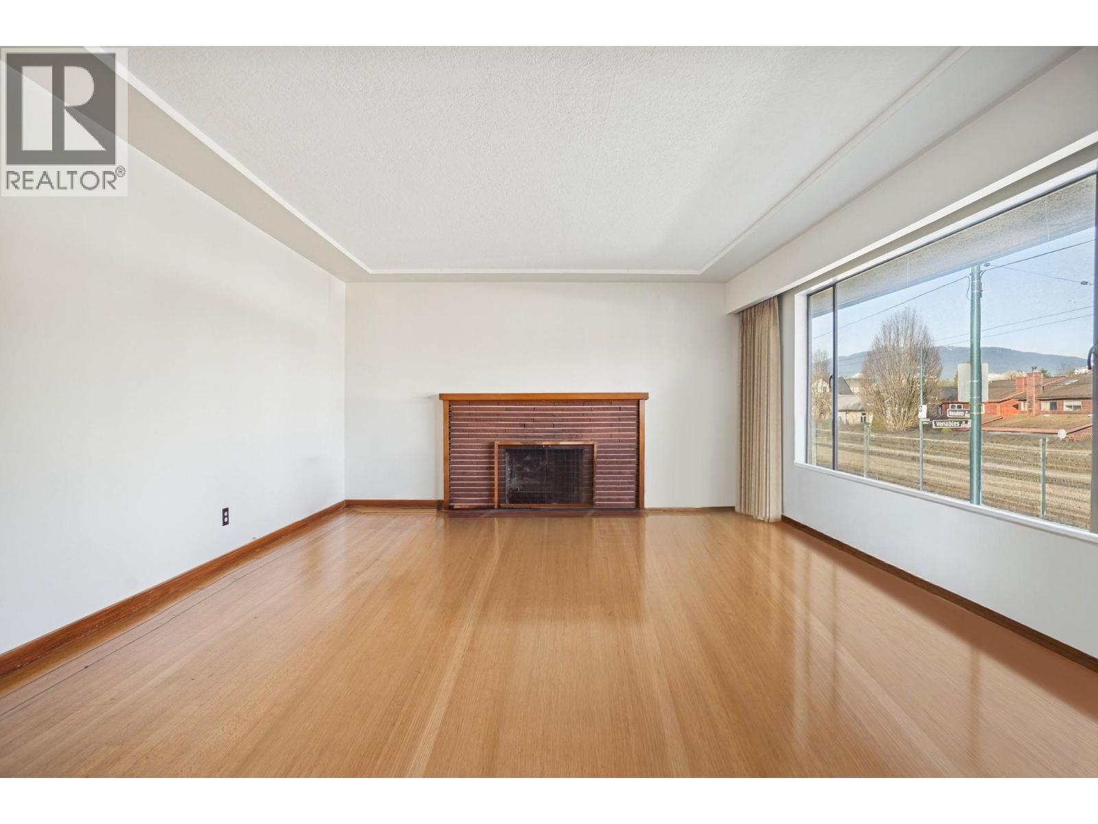 925 Nanaimo Street, Vancouver, British Columbia  V5L 4T1 - Photo 6 - R3101858