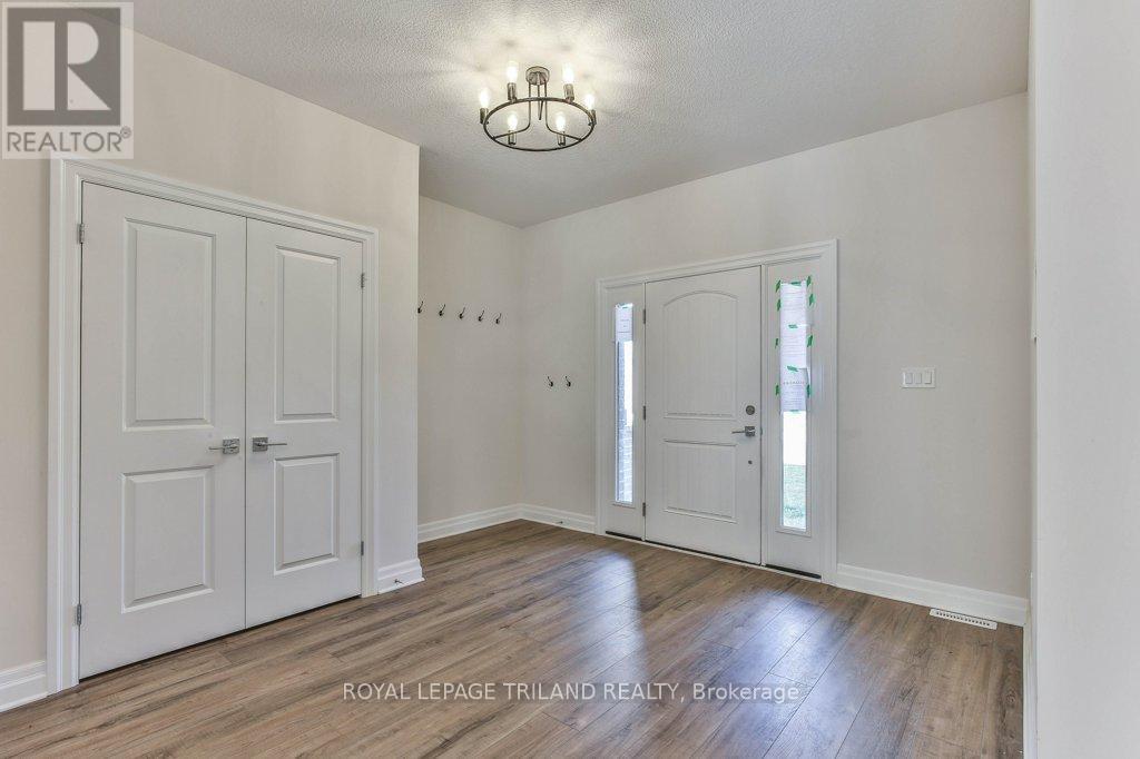 83 Greene Street, South Huron, Ontario  N0M 1S2 - Photo 5 - X12903058