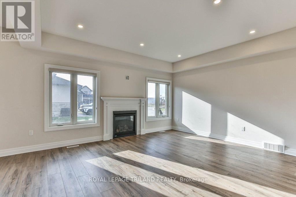 83 Greene Street, South Huron, Ontario  N0M 1S2 - Photo 6 - X12903058