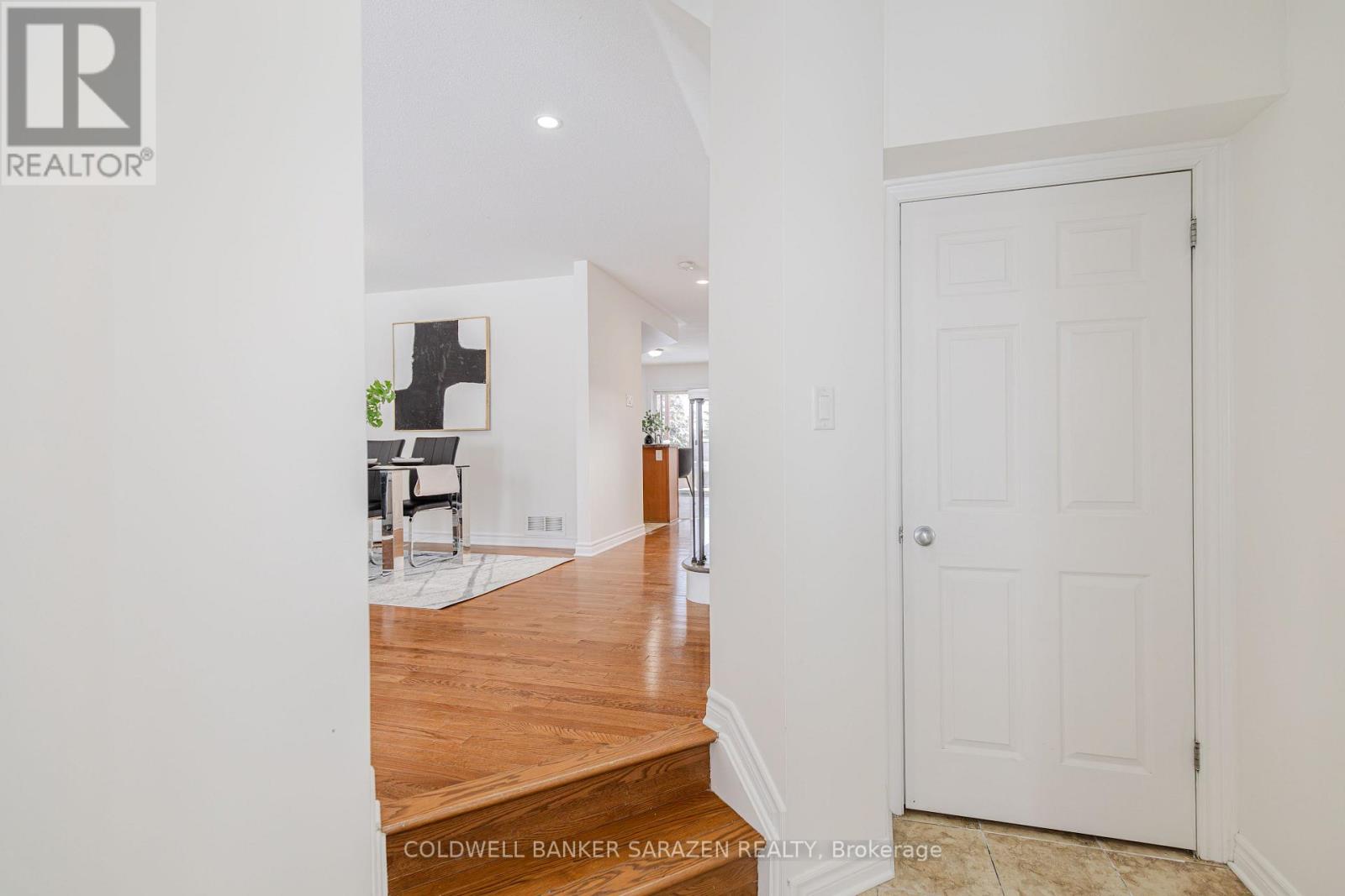 852 Taradale Drive, Ottawa, Ontario  K2J 5P3 - Photo 4 - X12903016