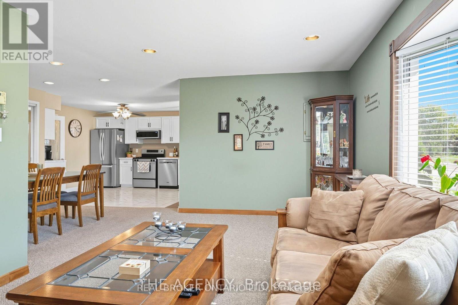 6359 Lyons Creek Road, Niagara Falls, Ontario  L2G 0L9 - Photo 16 - X12467753