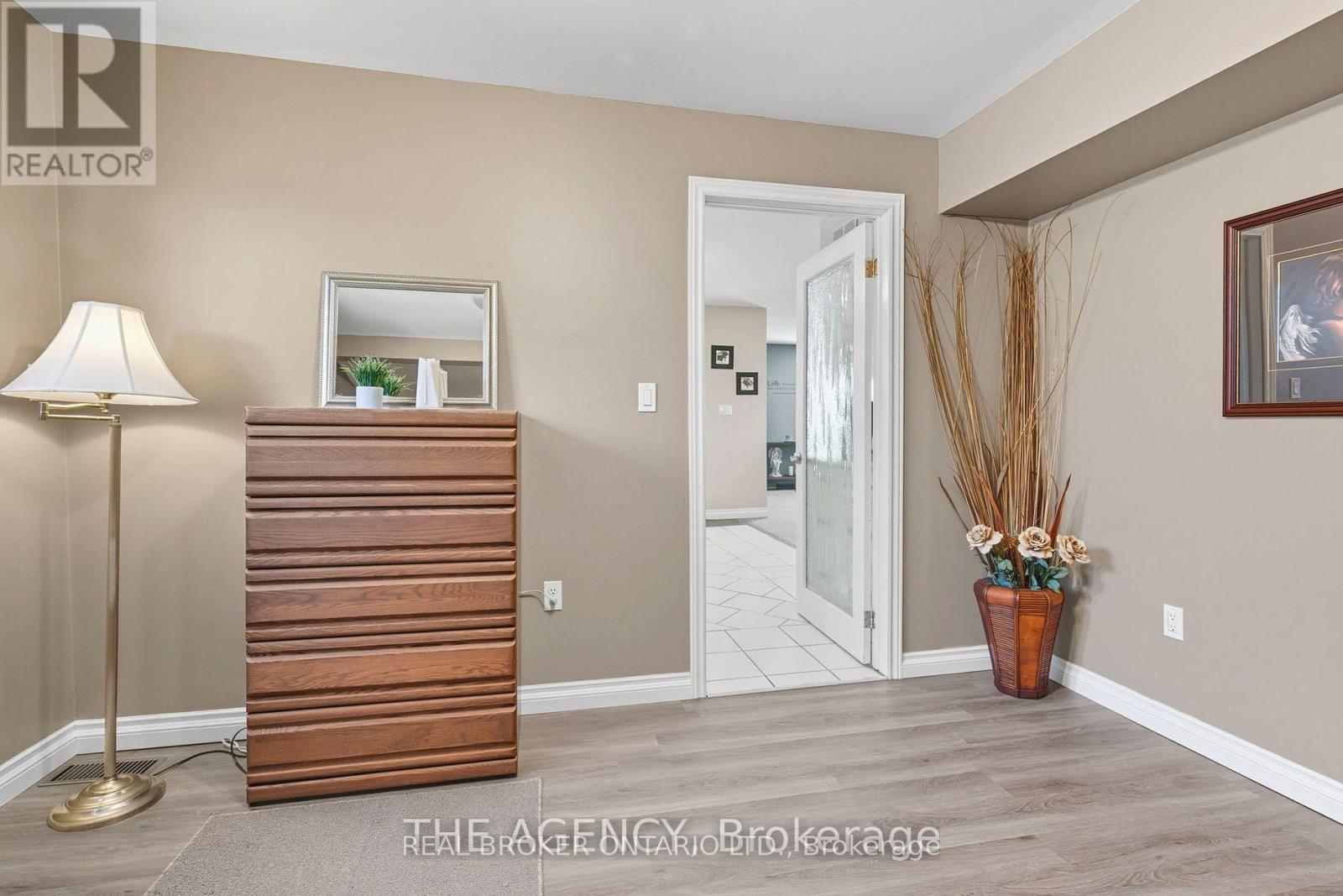 6359 Lyons Creek Road, Niagara Falls, Ontario  L2G 0L9 - Photo 23 - X12467753