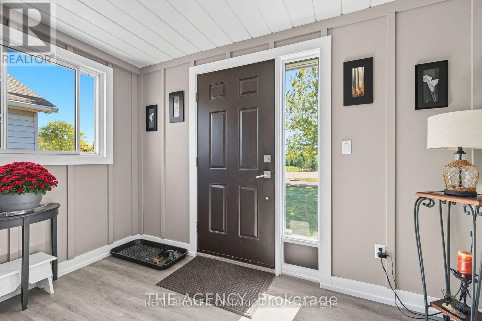 6359 Lyons Creek Road, Niagara Falls, Ontario  L2G 0L9 - Photo 7 - X12467753