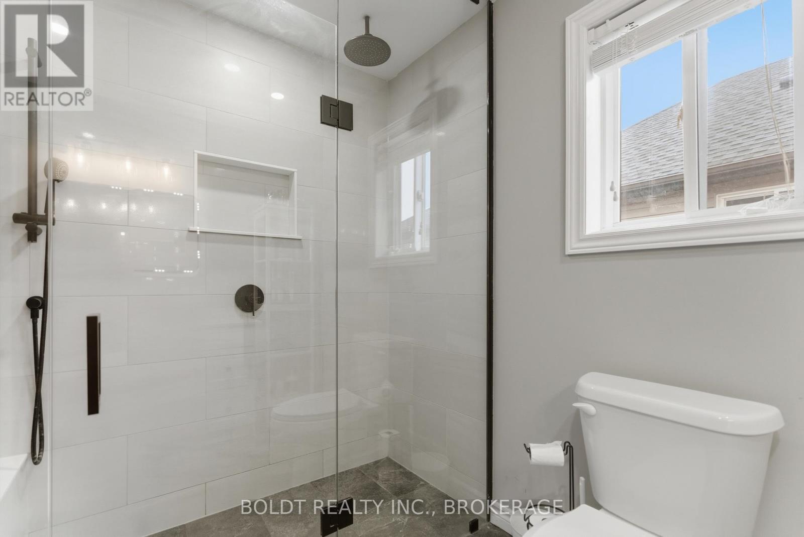 4870 Allan Court, Lincoln, Ontario  L0R 1B3 - Photo 22 - X12902448