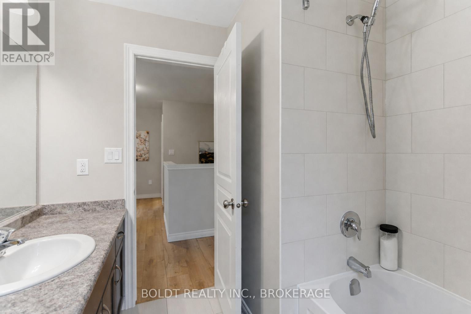 4870 Allan Court, Lincoln, Ontario  L0R 1B3 - Photo 25 - X12902448