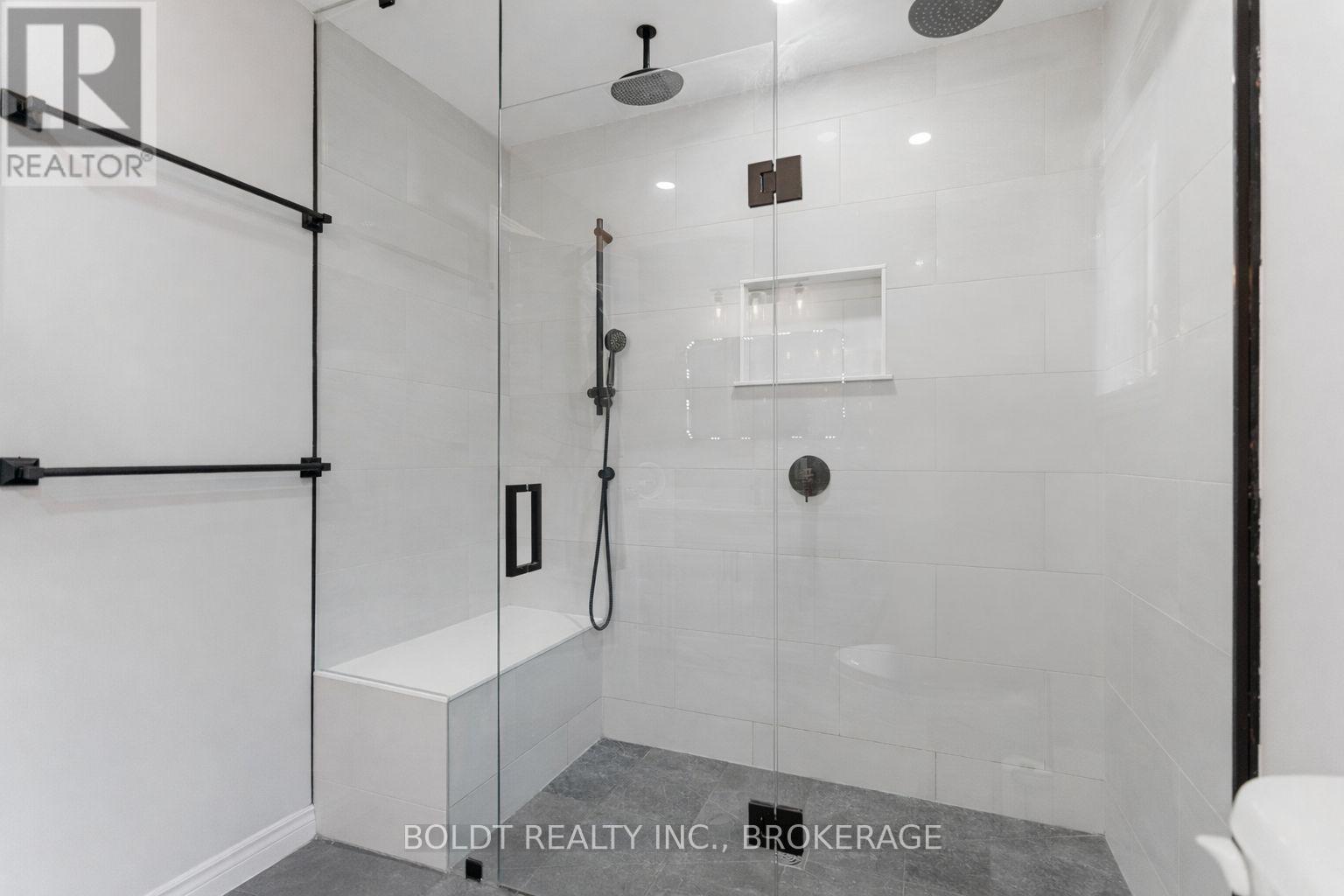 4870 Allan Court, Lincoln, Ontario  L0R 1B3 - Photo 21 - X12902448