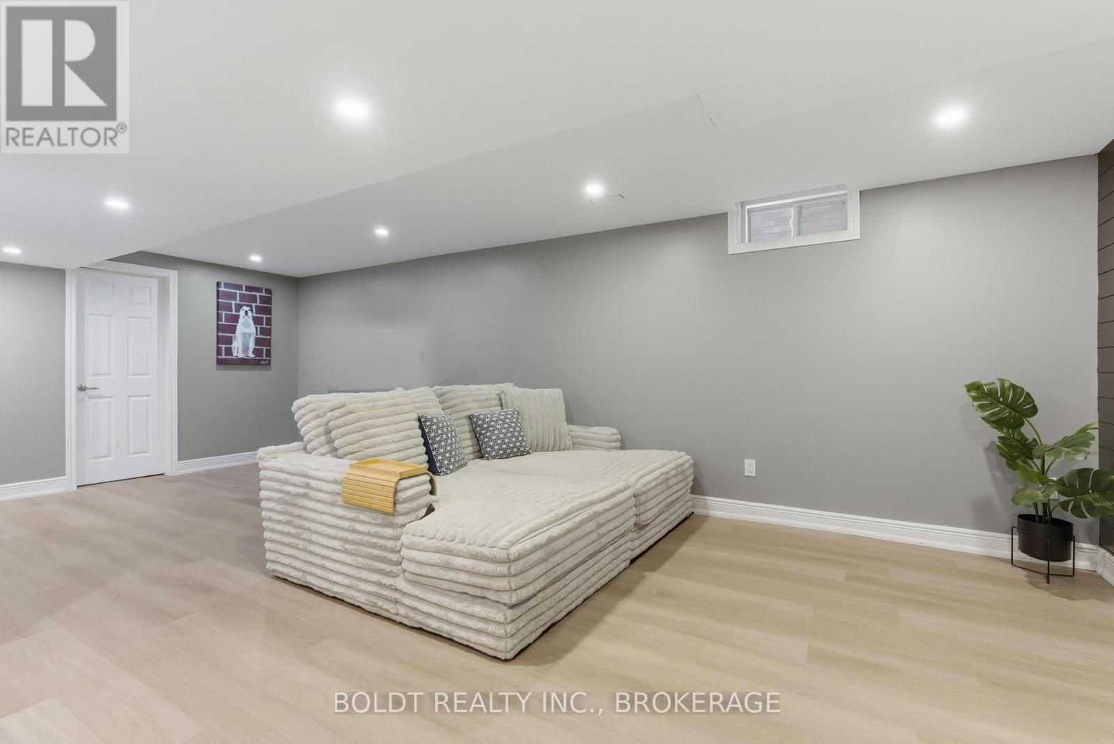 4870 Allan Court, Lincoln, Ontario  L0R 1B3 - Photo 31 - X12902448