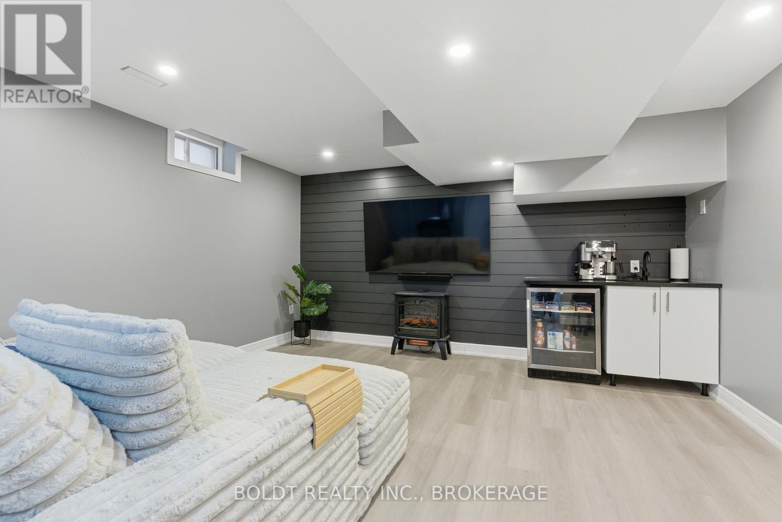 4870 Allan Court, Lincoln, Ontario  L0R 1B3 - Photo 30 - X12902448