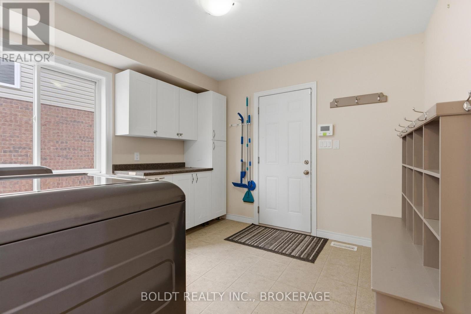 4870 Allan Court, Lincoln, Ontario  L0R 1B3 - Photo 14 - X12902448