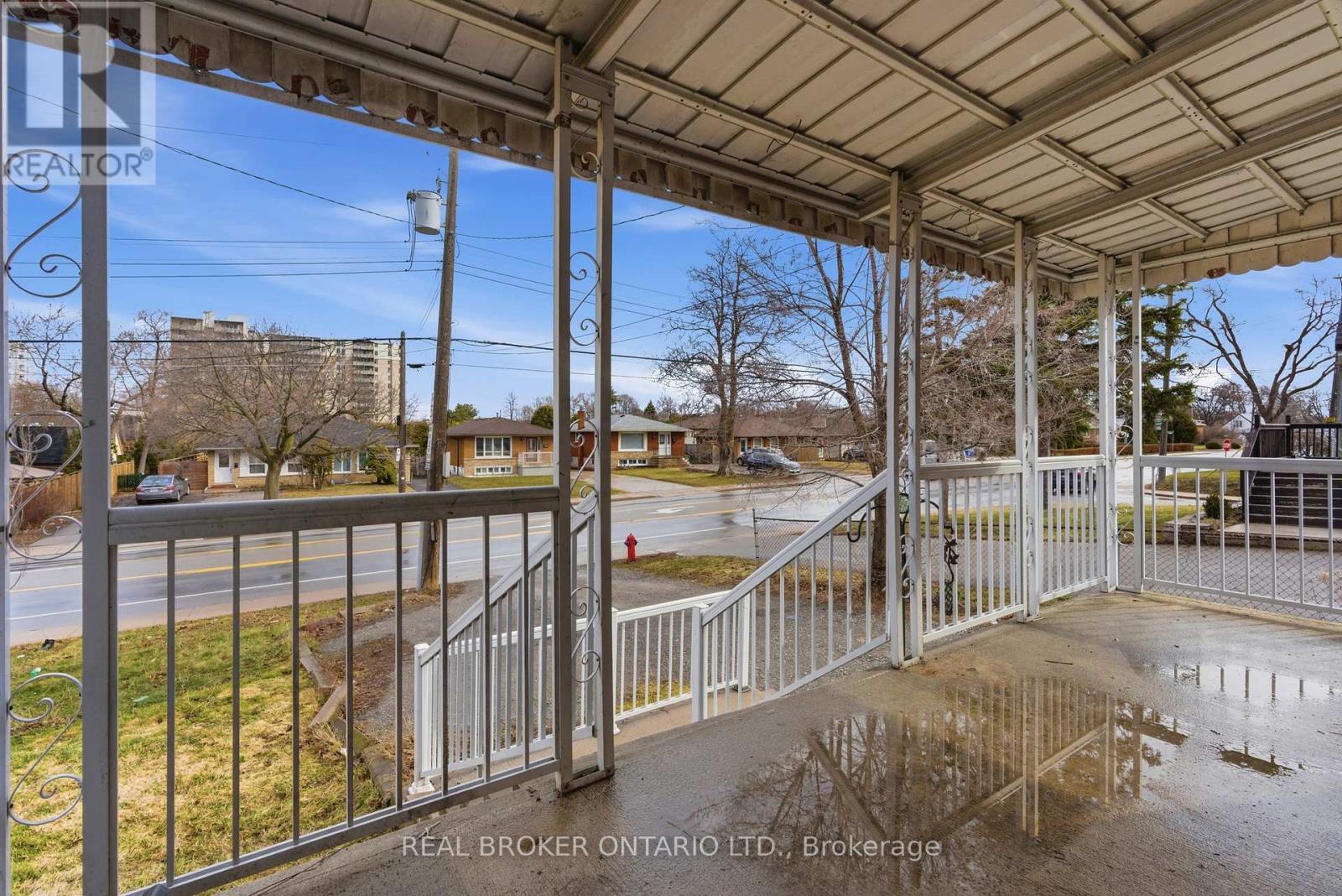 880 Lawrence Road, Hamilton, Ontario  L8K 2A3 - Photo 6 - X12893418