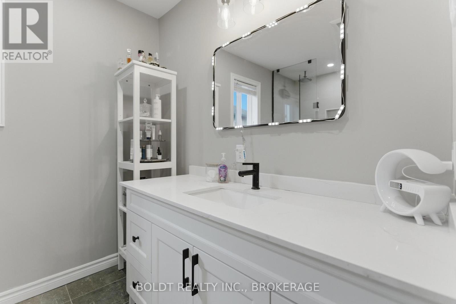 4870 Allan Court, Lincoln, Ontario  L0R 1B3 - Photo 20 - X12902448