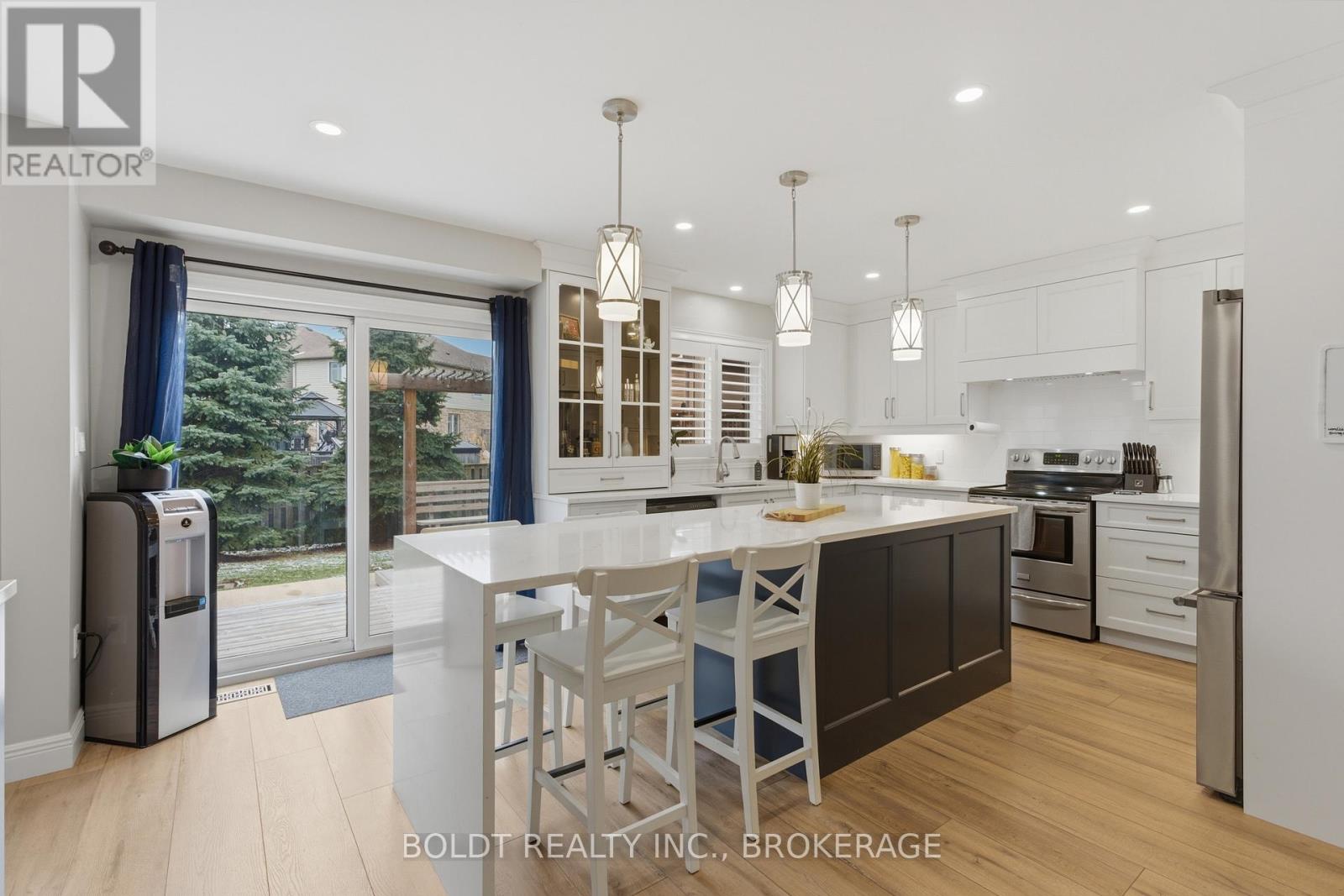 4870 Allan Court, Lincoln, Ontario  L0R 1B3 - Photo 8 - X12902448