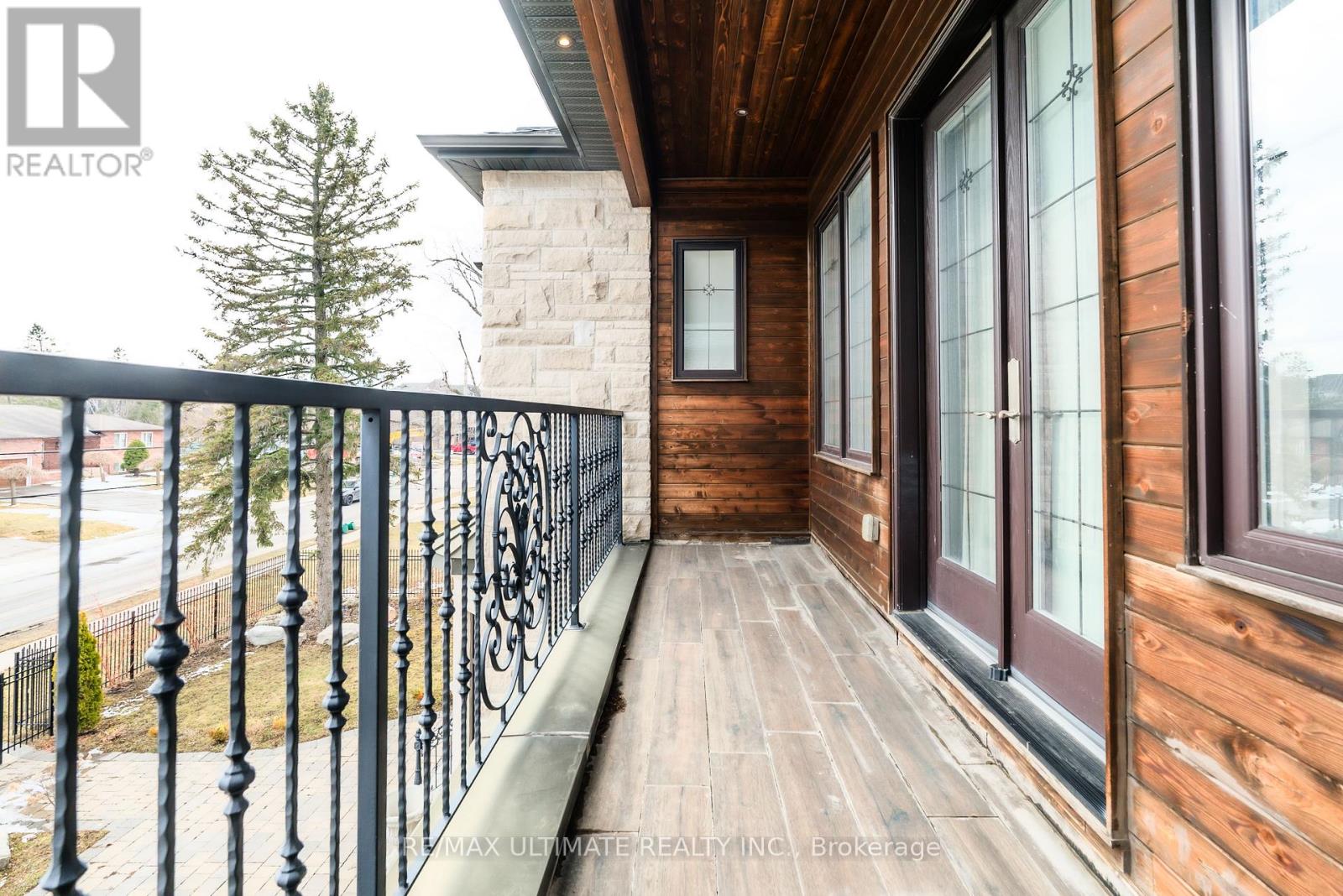 2 Poplar Drive, Richmond Hill, Ontario  L4E 2W5 - Photo 17 - N12900412