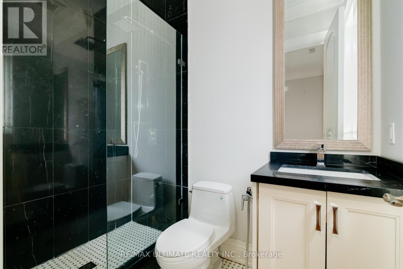 2 Poplar Drive, Richmond Hill, Ontario  L4E 2W5 - Photo 25 - N12900412
