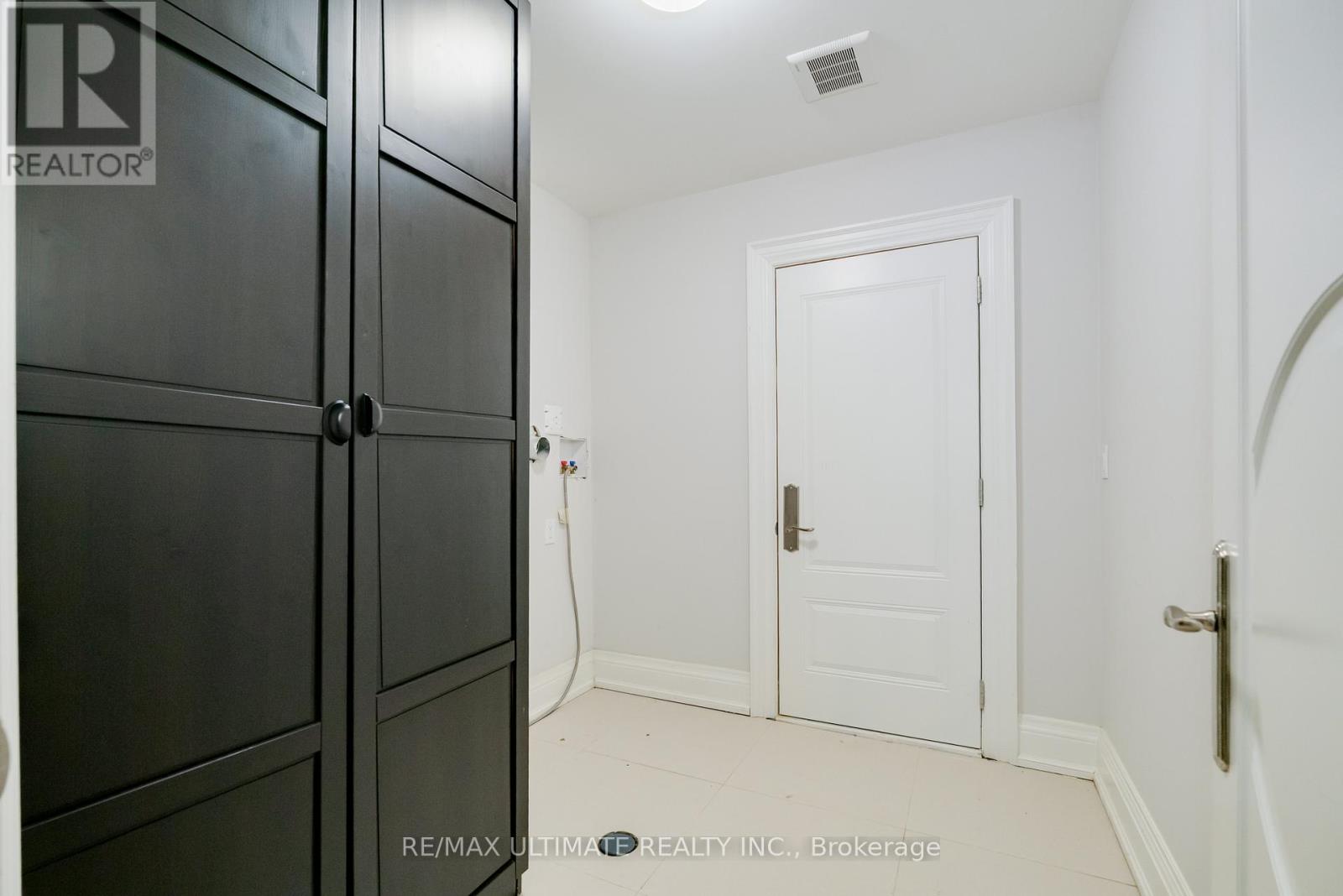 2 Poplar Drive, Richmond Hill, Ontario  L4E 2W5 - Photo 35 - N12900412