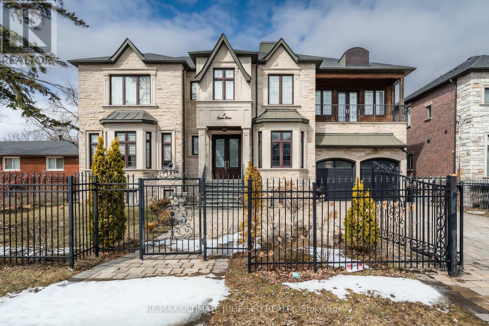 2 Poplar Drive, Richmond Hill, Ontario  L4E 2W5 - Photo 47 - N12900412