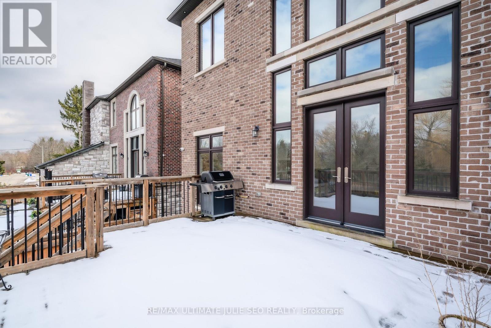 2 Poplar Drive, Richmond Hill, Ontario  L4E 2W5 - Photo 49 - N12900412