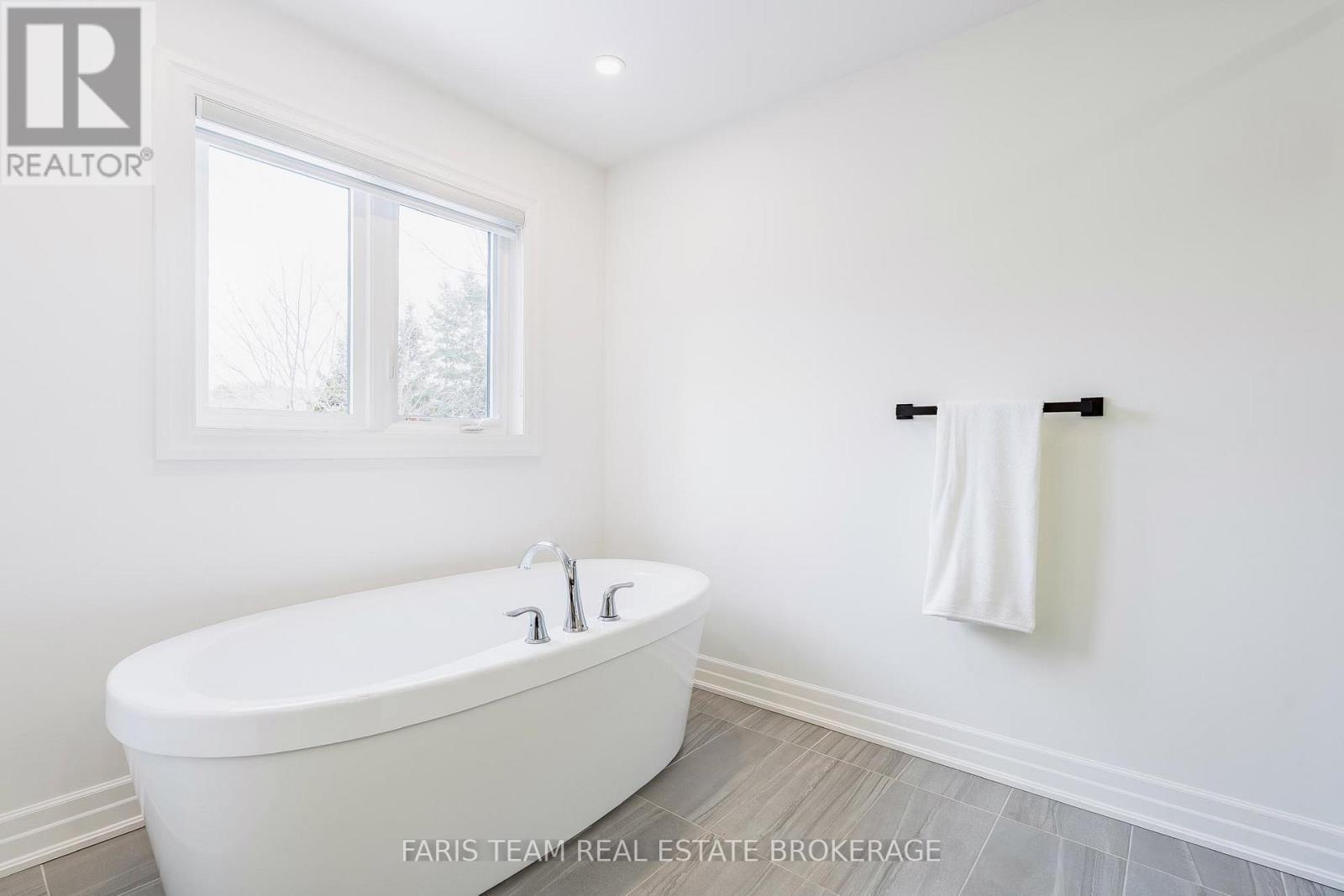 43 Auburn Court, Barrie, Ontario  L4N 0A5 - Photo 24 - S12902520