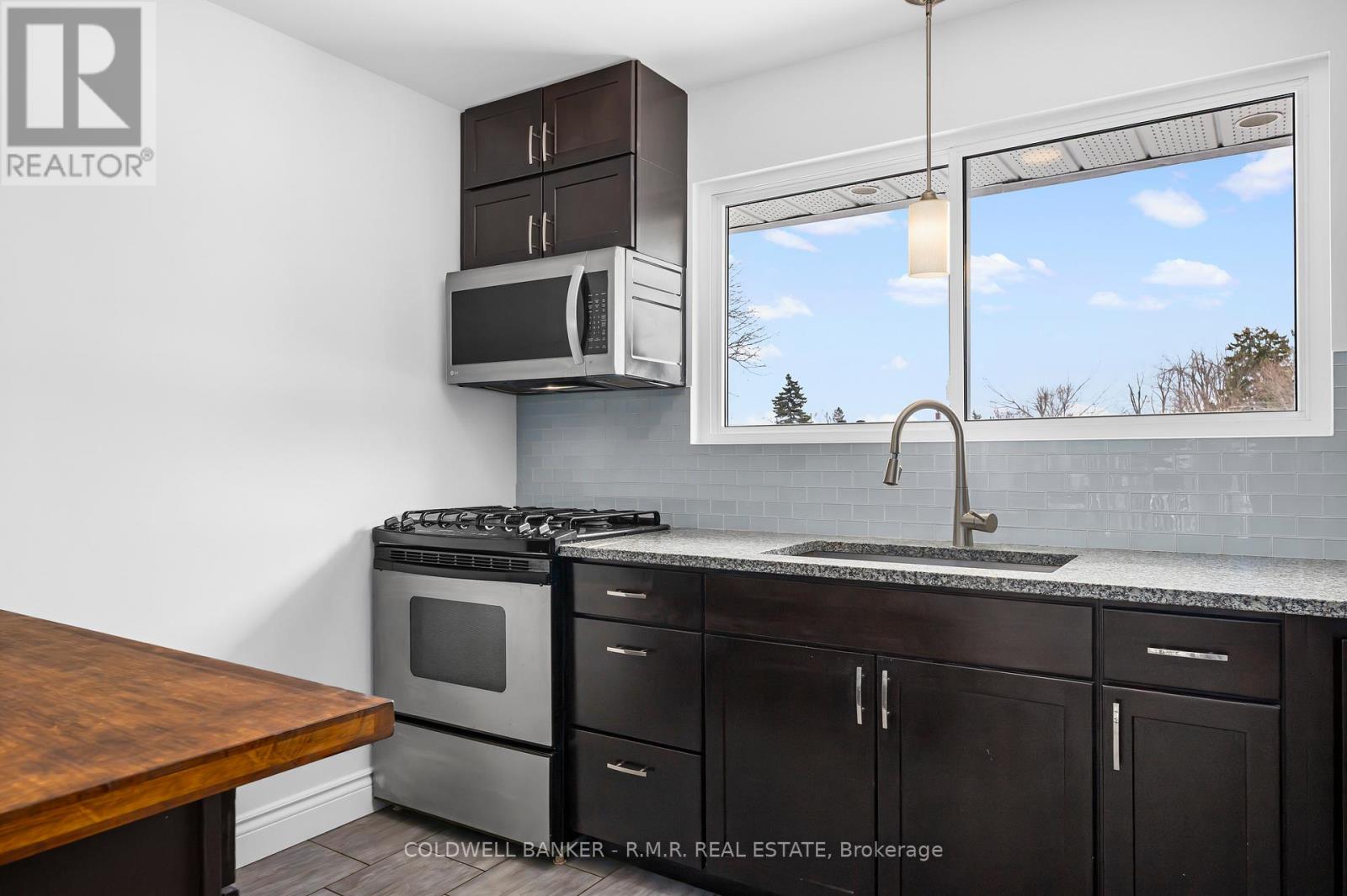 8 Charlbrook Avenue, Barrie (Cundles East), Ontario  L4M 2Y4 - Photo 12 - S12902850