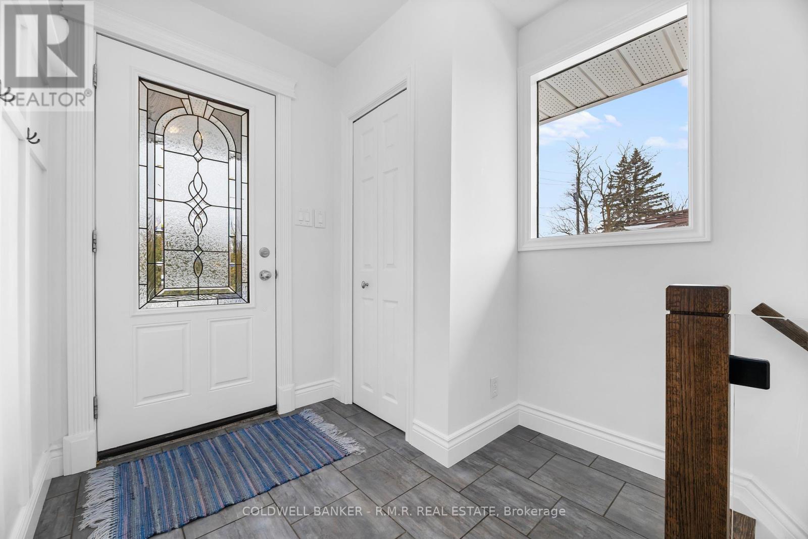 8 Charlbrook Avenue, Barrie (Cundles East), Ontario  L4M 2Y4 - Photo 2 - S12902850