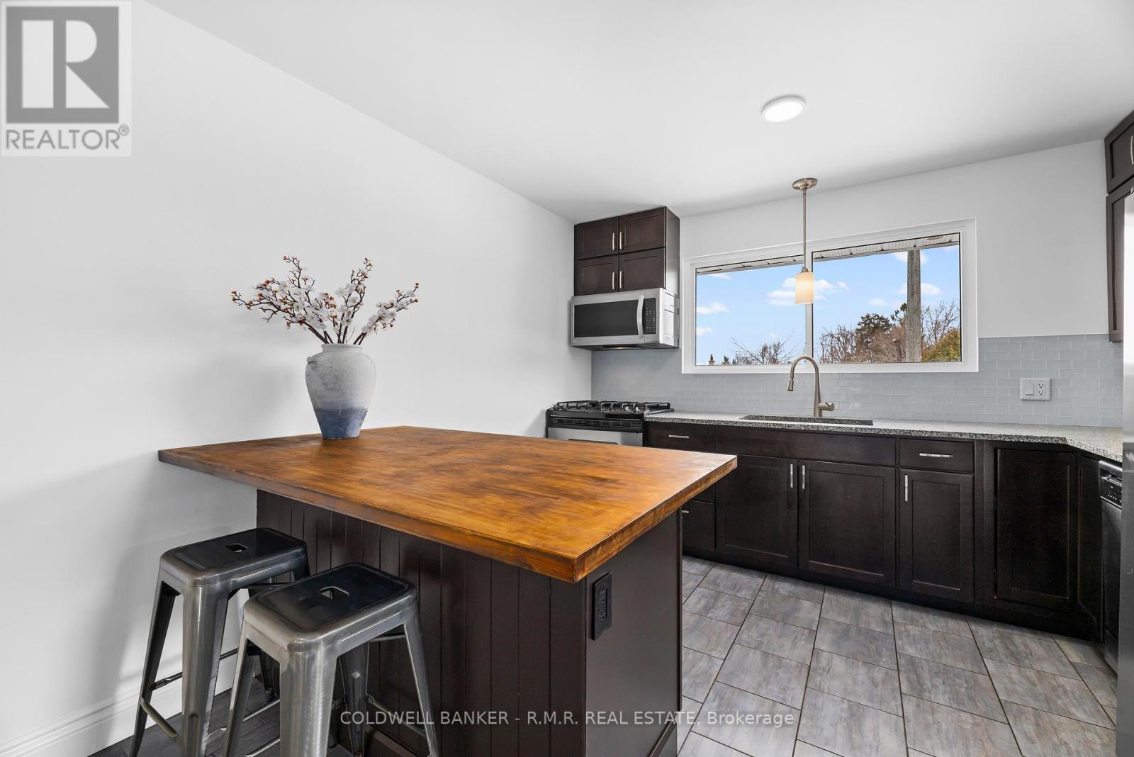 8 Charlbrook Avenue, Barrie (Cundles East), Ontario  L4M 2Y4 - Photo 11 - S12902850