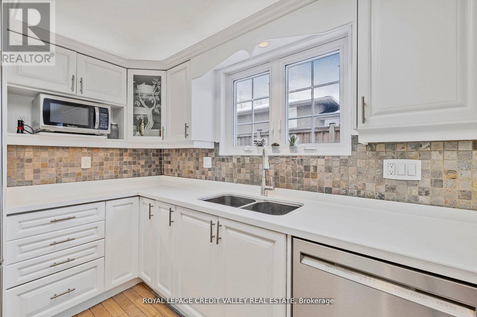 36 Lockton Crescent, Brampton, Ontario  L6W 1C3 - Photo 15 - W12675684